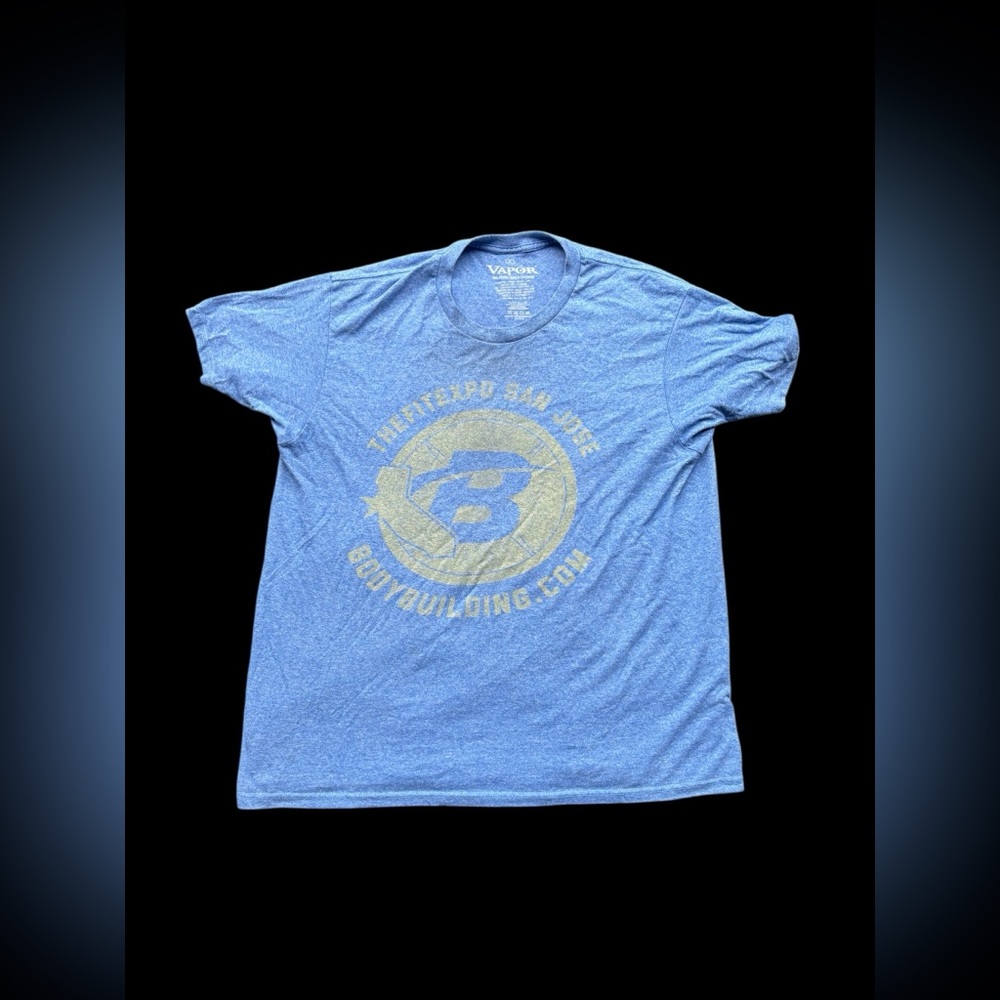 ✨Blue Vapor tee with a unique graphic✨